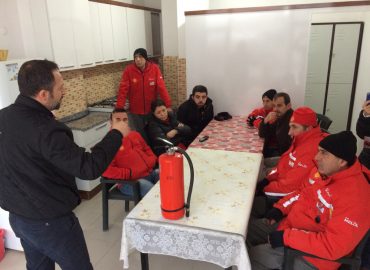 HATIRLI PETROL PERSONELİ yangın söndürme  eğitiminden görüntüler.
